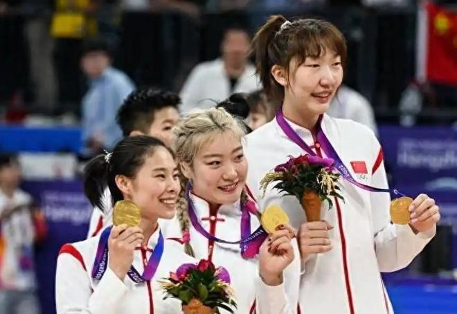 名最坏处境或退出女篮王芳该出手新利体育app遭遇烦李梦或被点