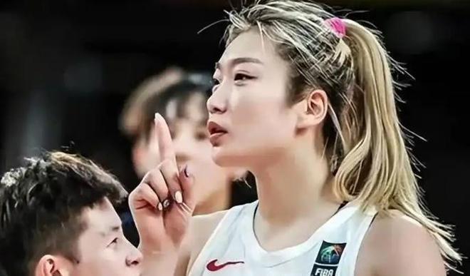 名最坏处境或退出女篮王芳该出手新利体育app遭遇烦李梦或被点(图4)